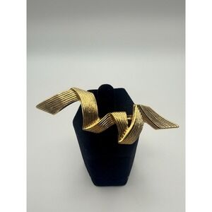 GERRY'S -PIN/BROOCH-GOLDTONE ZIGZAG-OR LETTER "M"-OR ‎ LETTER  " W" -  A 1-11